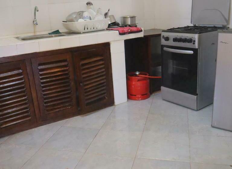 پانسیون Villa Fahari