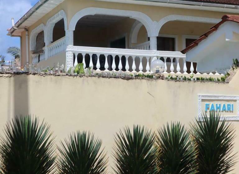 پانسیون Villa Fahari