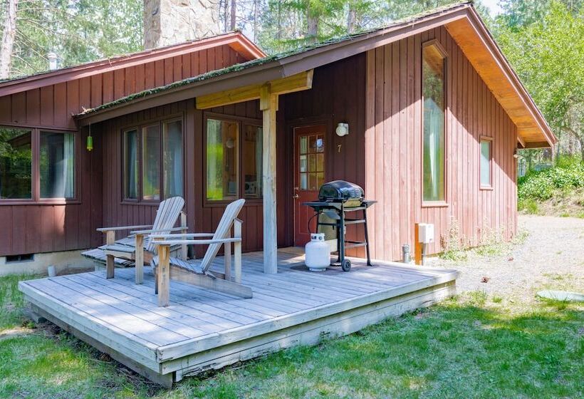 Resort Lake Creek Lodge