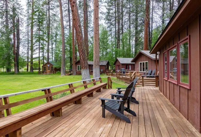 Lomakeskus Lake Creek Lodge