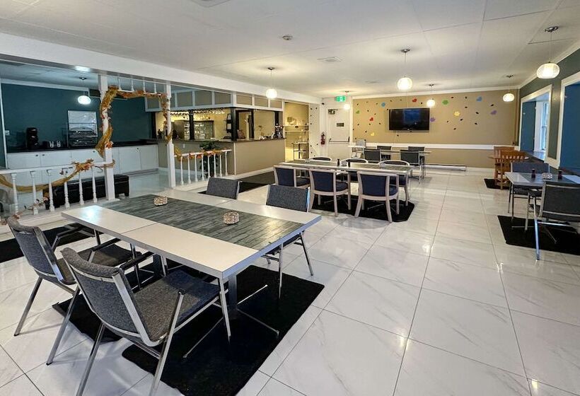 בית מלון כפרי Canadas Best Value Inn & Suites Woodstock