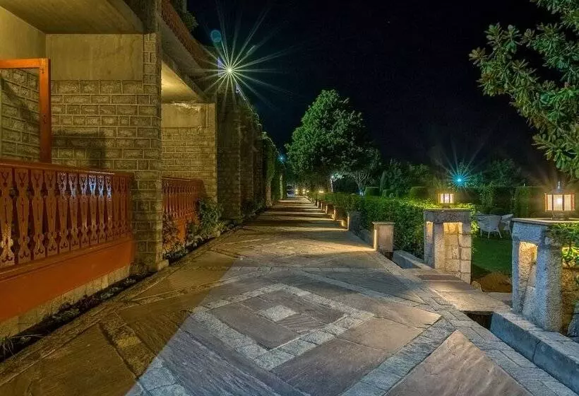 هتل Gilgit Serena