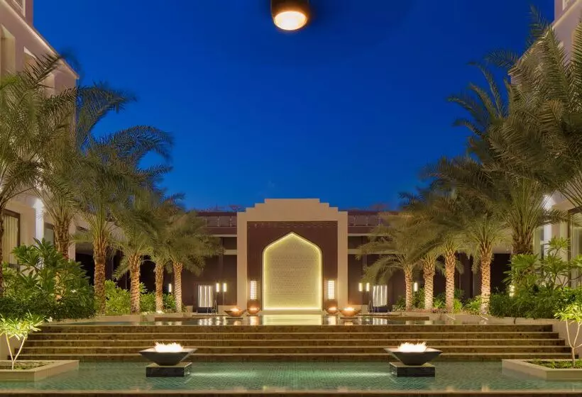 هتل Radisson Collection Muscat, Hormuz Grand