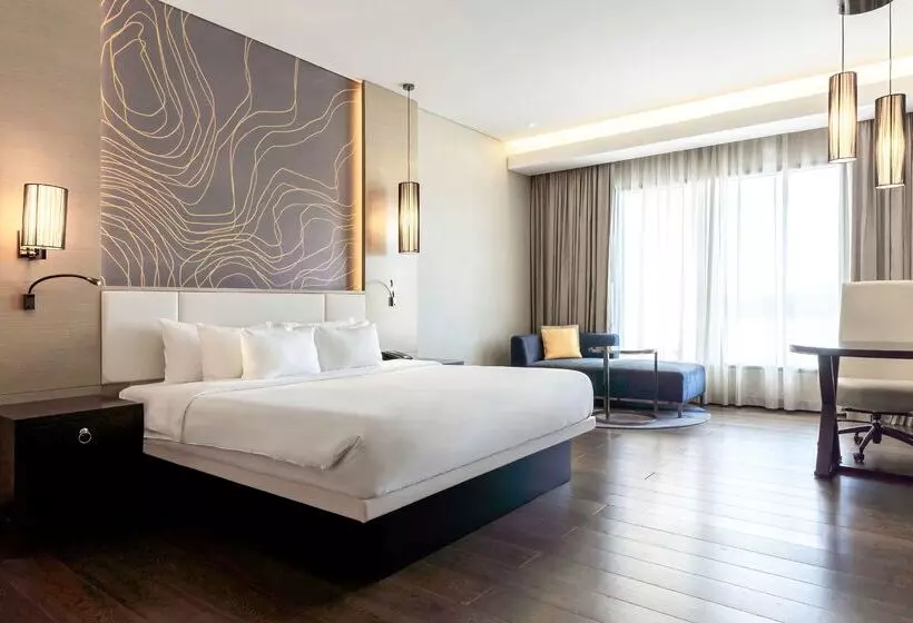 هتل Radisson Collection Muscat, Hormuz Grand