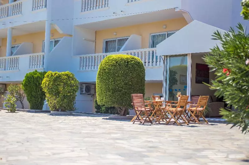 Hotel Iatridis Studios