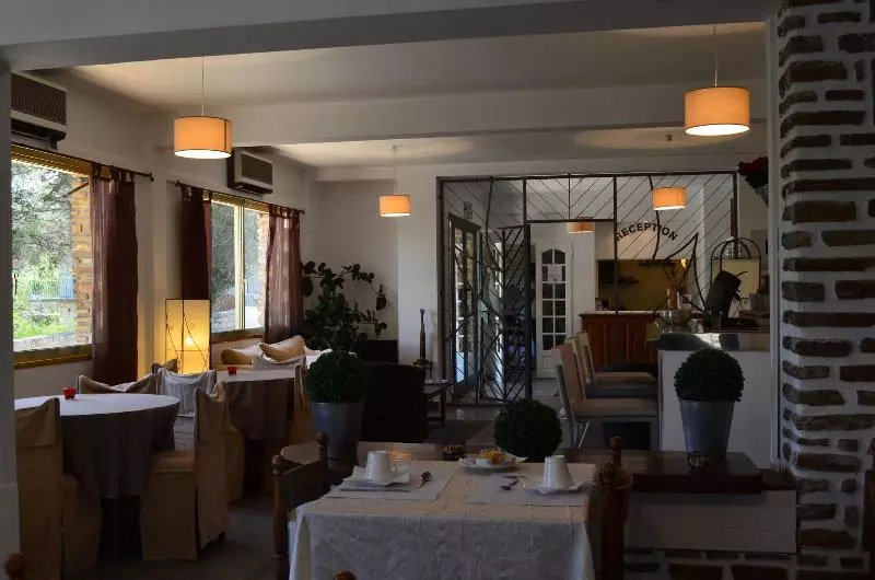 Hotel Hôtel Aiglon Bylitis