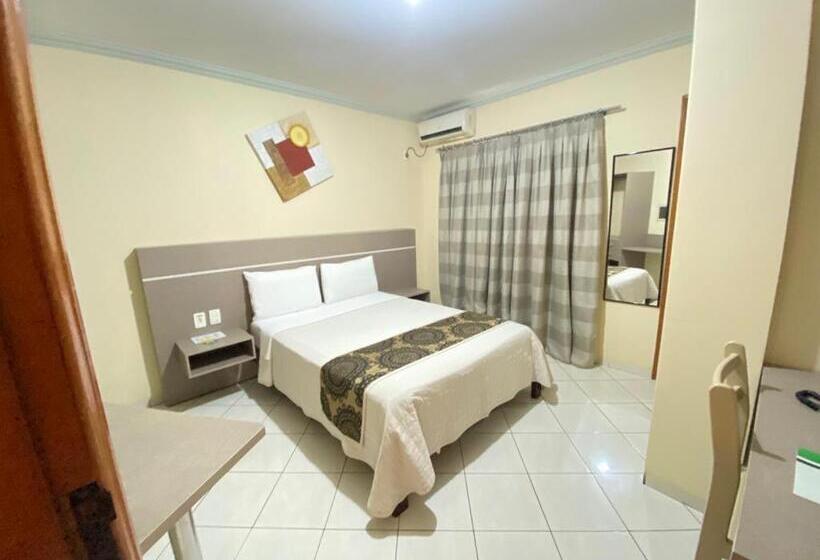 בית מלון כפרי Majú