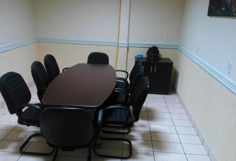 בית מלון כפרי Majú