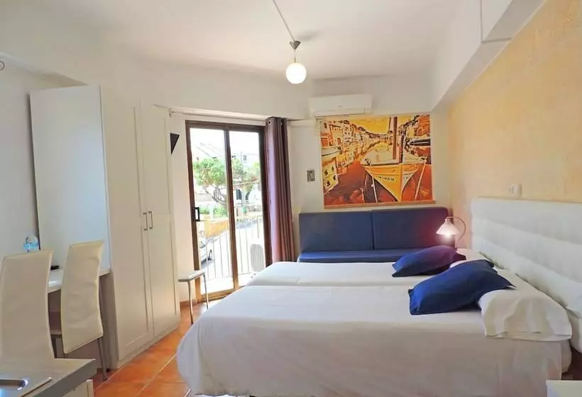 فندق Marblau Hostal