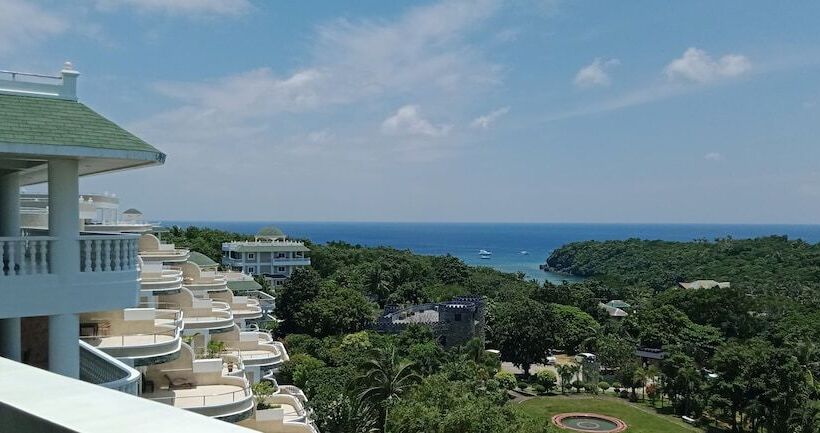 Lingganay Boracay Hotel Resort