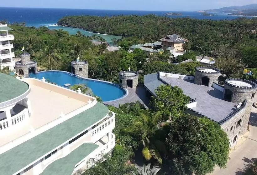 Lingganay Boracay Hotel Resort