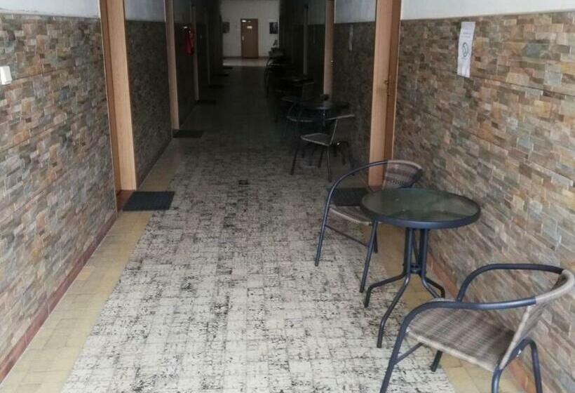 הוסטל Turisticky Hotel Dipena