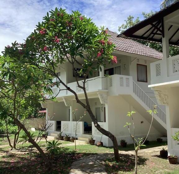 בית מלון כפרי Juliantos By The Sea