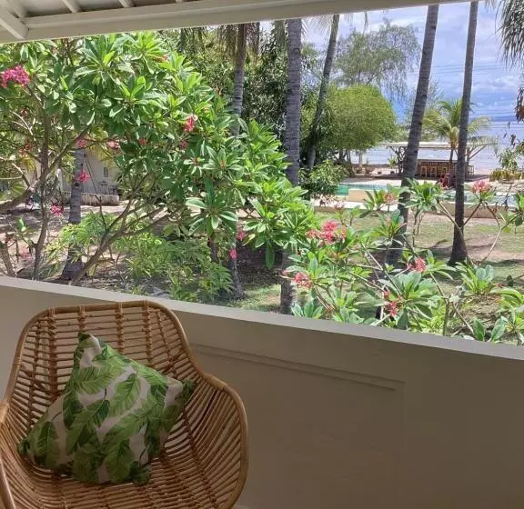 ホテル Juliantos By The Sea