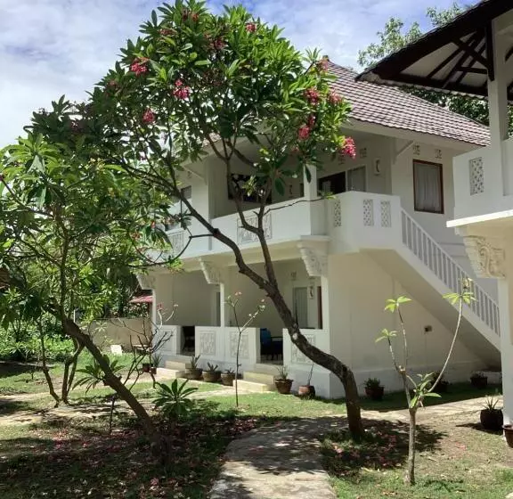 ホテル Juliantos By The Sea