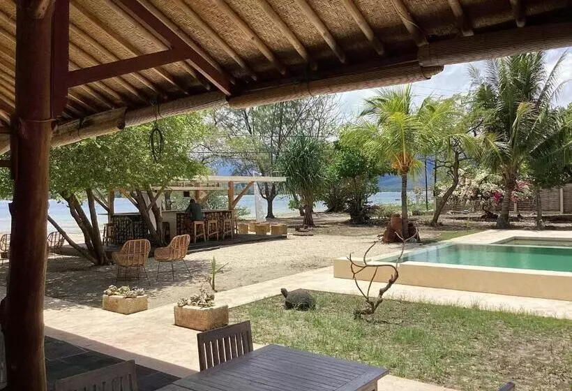 ホテル Juliantos By The Sea