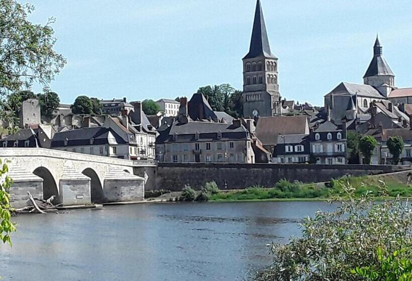 فندق La Pomme D Or