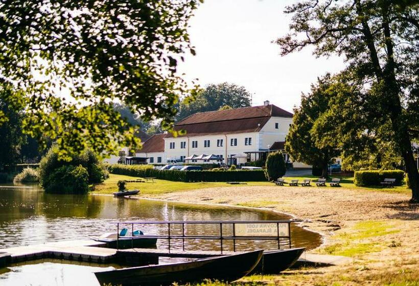 Отель Resort Lesák