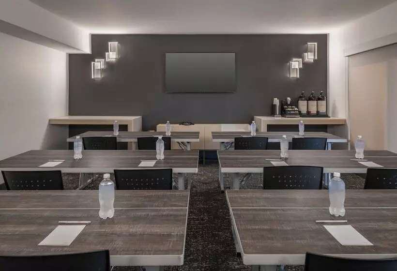 Hotelli Towneplace Suites By Marriott Tampa Clearwater