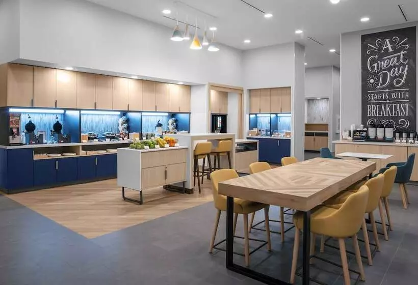 Hotelli Towneplace Suites By Marriott Tampa Clearwater