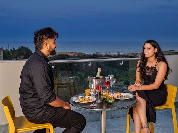 ホテル Zone By The Park Gopalpur