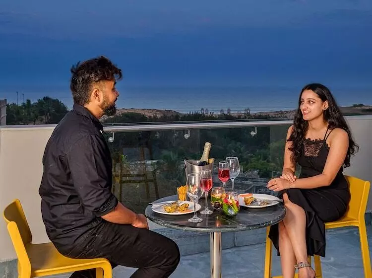 ホテル Zone By The Park Gopalpur