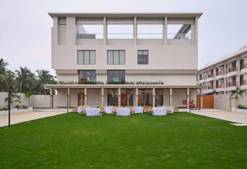 ホテル Zone By The Park Gopalpur