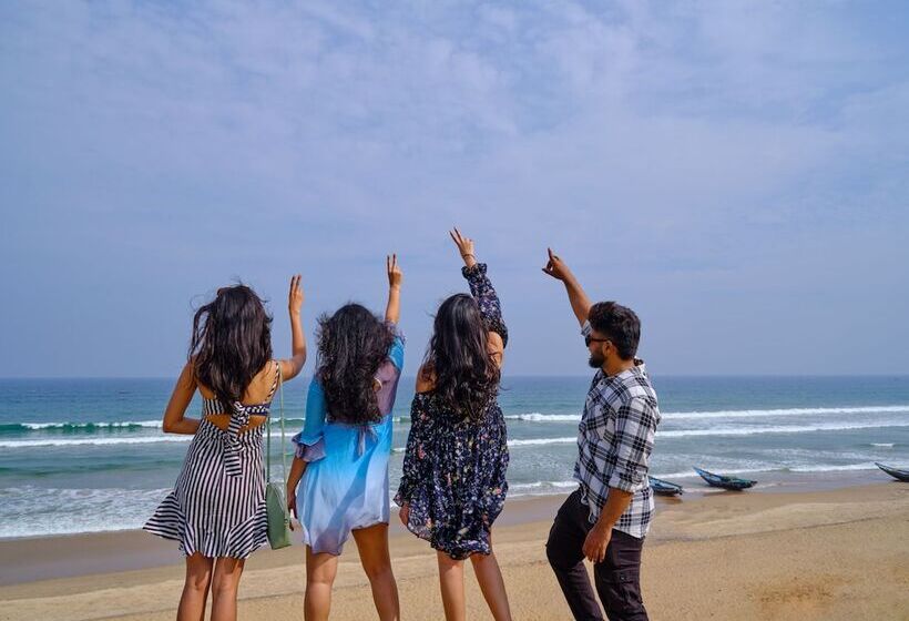 ホテル Zone By The Park Gopalpur