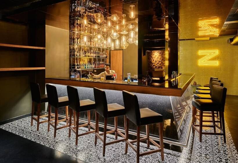 ホテル Zone By The Park Gopalpur