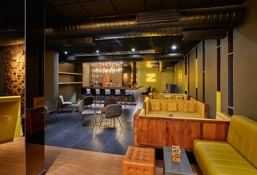 ホテル Zone By The Park Gopalpur