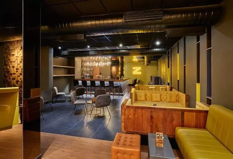 ホテル Zone By The Park Gopalpur