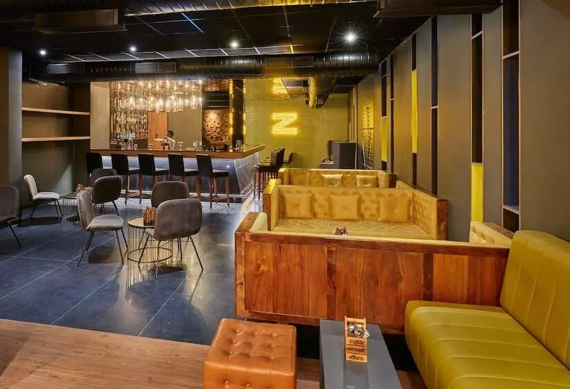 ホテル Zone By The Park Gopalpur