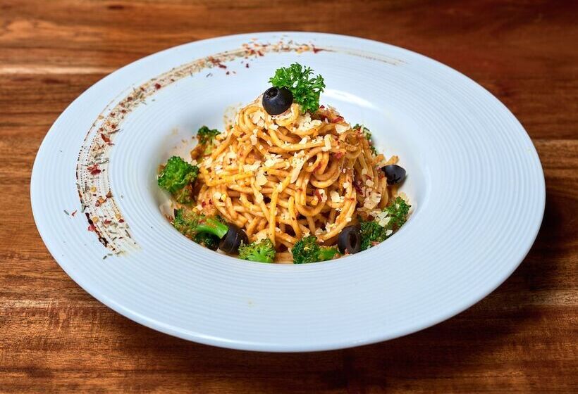 ホテル Zone By The Park Gopalpur