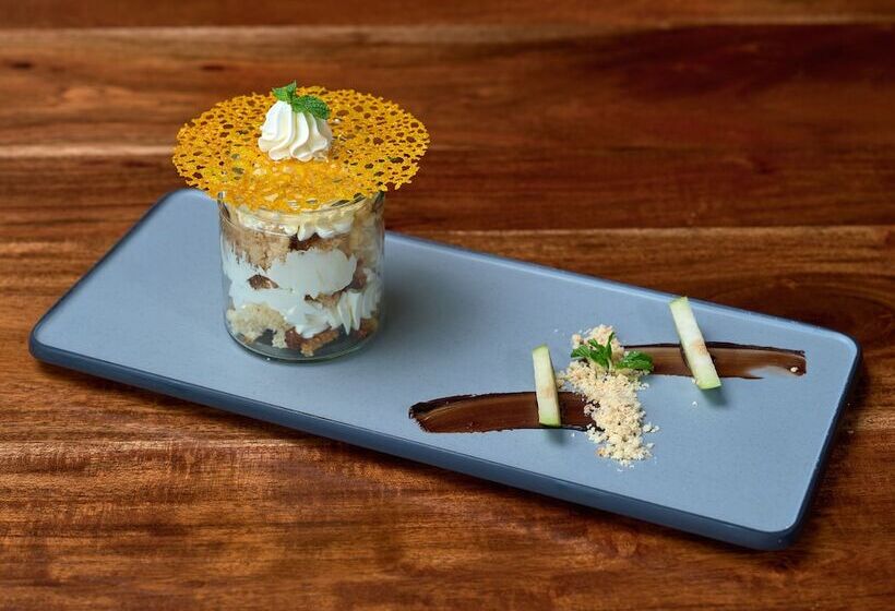 ホテル Zone By The Park Gopalpur