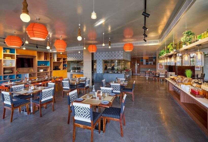 ホテル Zone By The Park Gopalpur