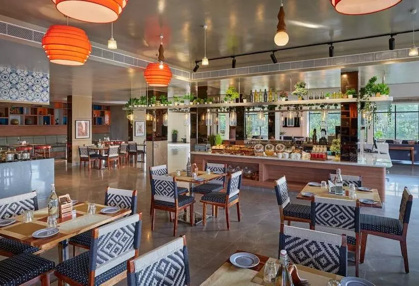 ホテル Zone By The Park Gopalpur