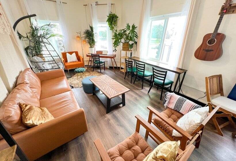 Ith Mission Beach Backpacker Hostel