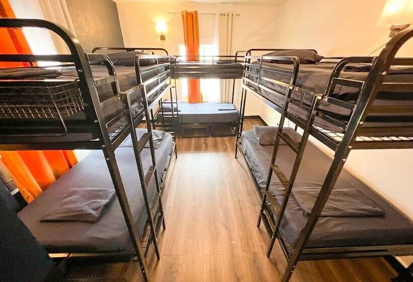 Ith Mission Beach Backpacker Hostel