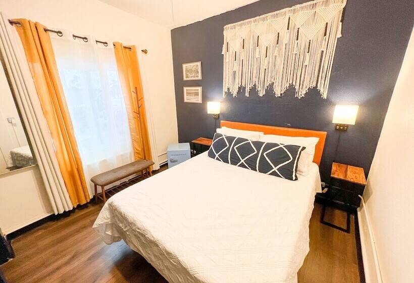 Ith Mission Beach Backpacker Hostel