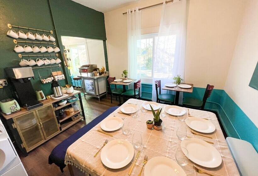 Ith Mission Beach Backpacker Hostel