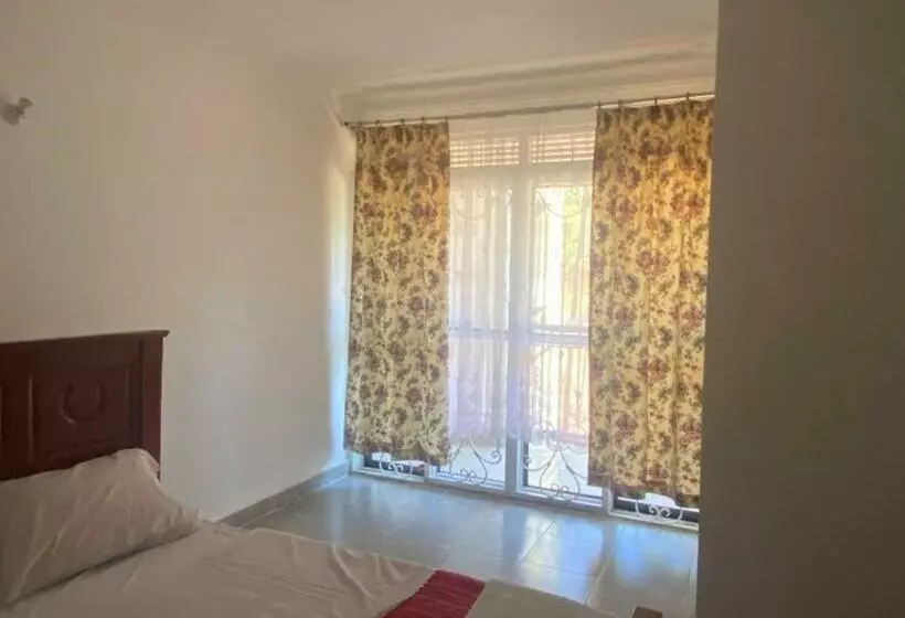هتل Ingrid S Place Namugongo