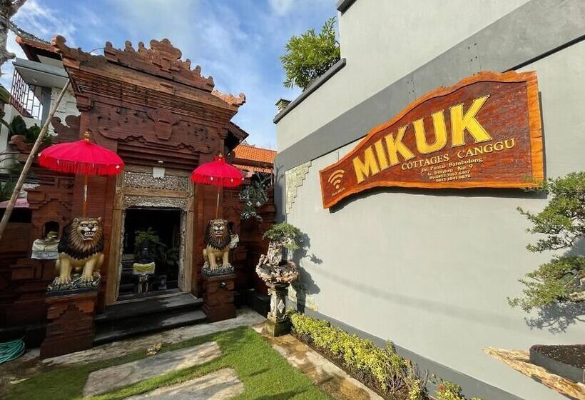 בית מלון כפרי Mikuk Cottages Canggu