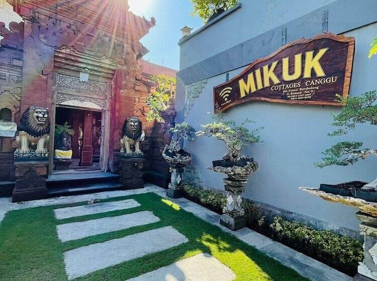 בית מלון כפרי Mikuk Cottages Canggu