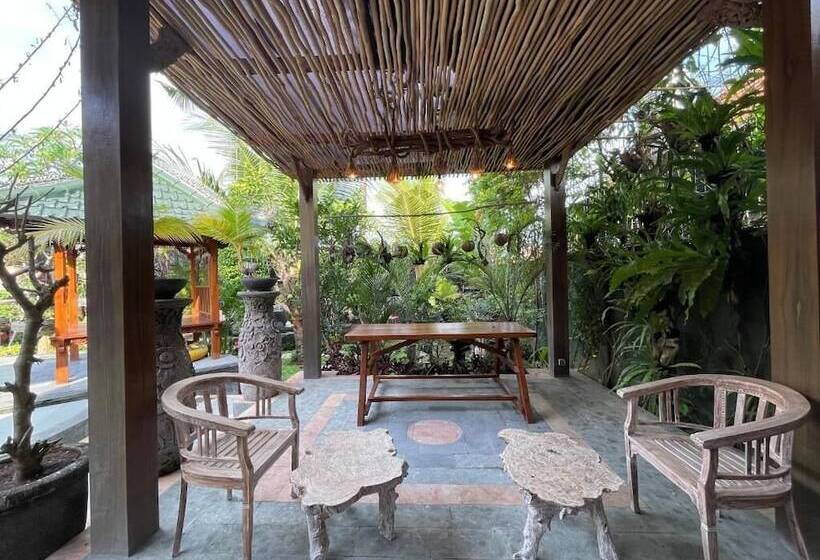 בית מלון כפרי Mikuk Cottages Canggu