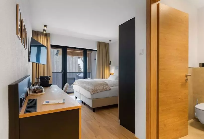 ホテル Zeitlang By Rösslwirt