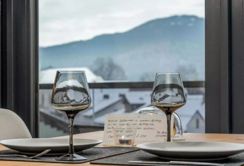 ホテル Zeitlang By Rösslwirt