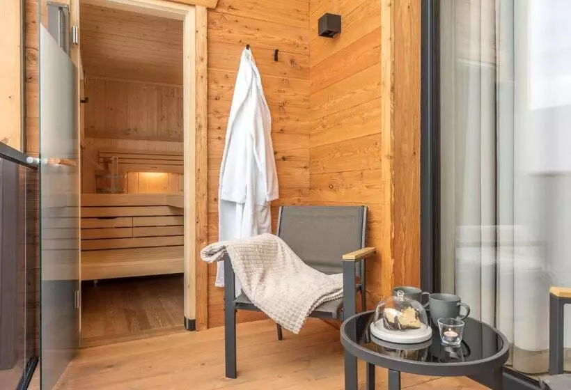 ホテル Zeitlang By Rösslwirt