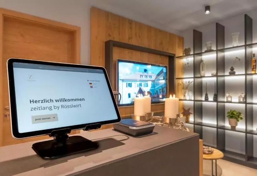 ホテル Zeitlang By Rösslwirt