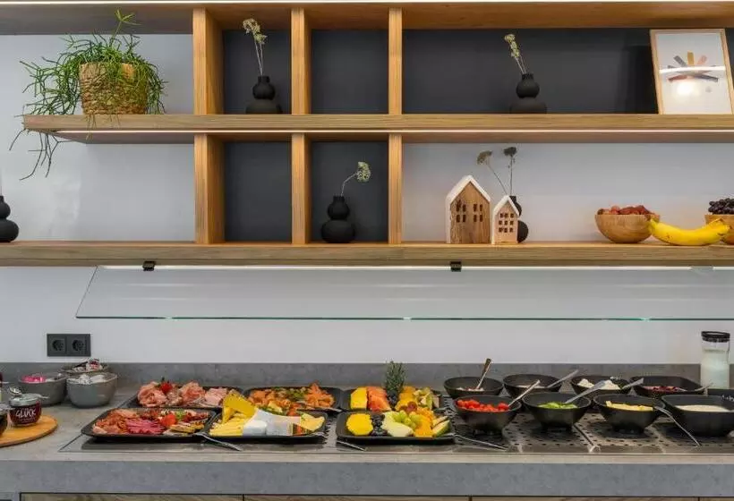 ホテル Zeitlang By Rösslwirt