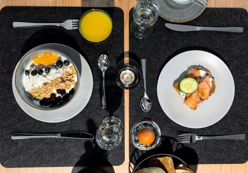 ホテル Zeitlang By Rösslwirt